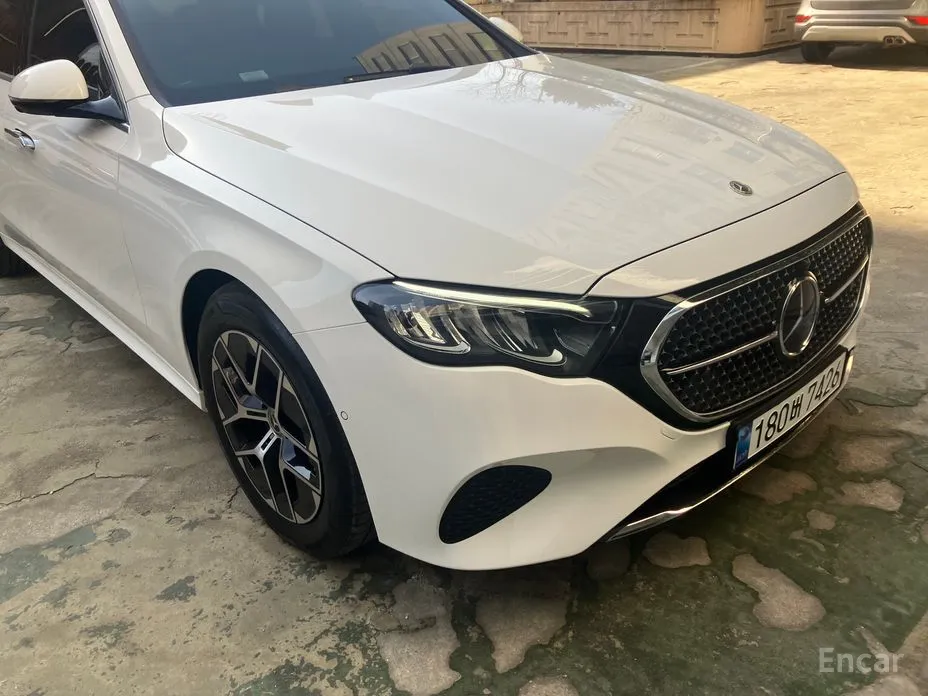 Фото 1 - Mercedes-Benz E-Class