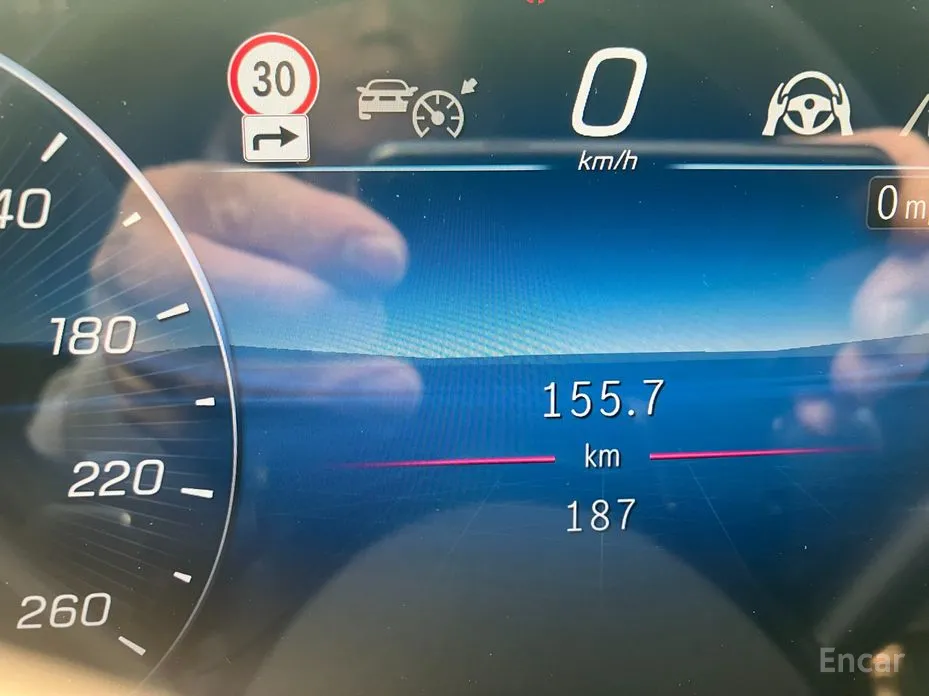 Фото 11 - Mercedes-Benz E-Class