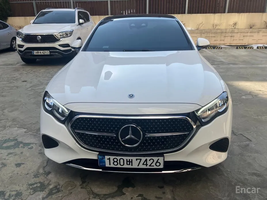 Фото 3 - Mercedes-Benz E-Class