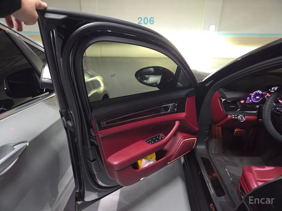 Фото 7 - Porsche Panamera