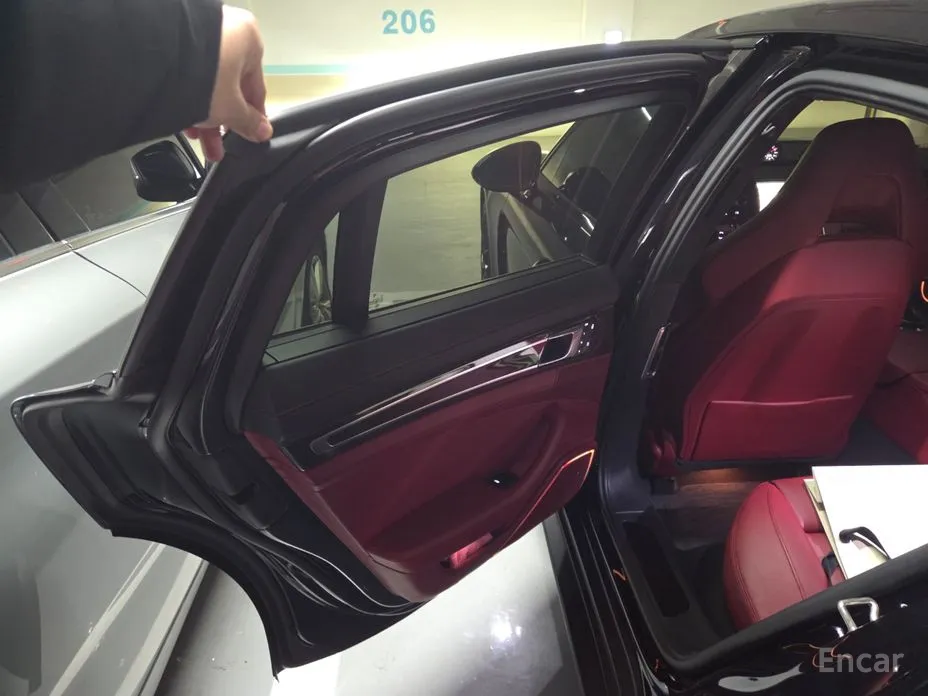 Фото 9 - Porsche Panamera