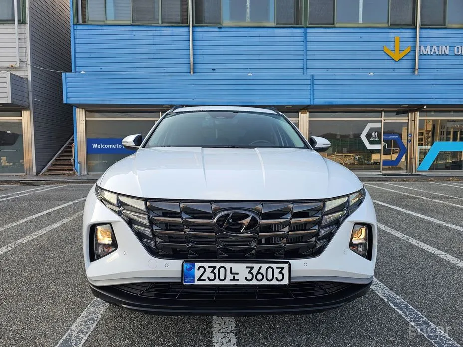 Photo 2 - Hyundai Tucson