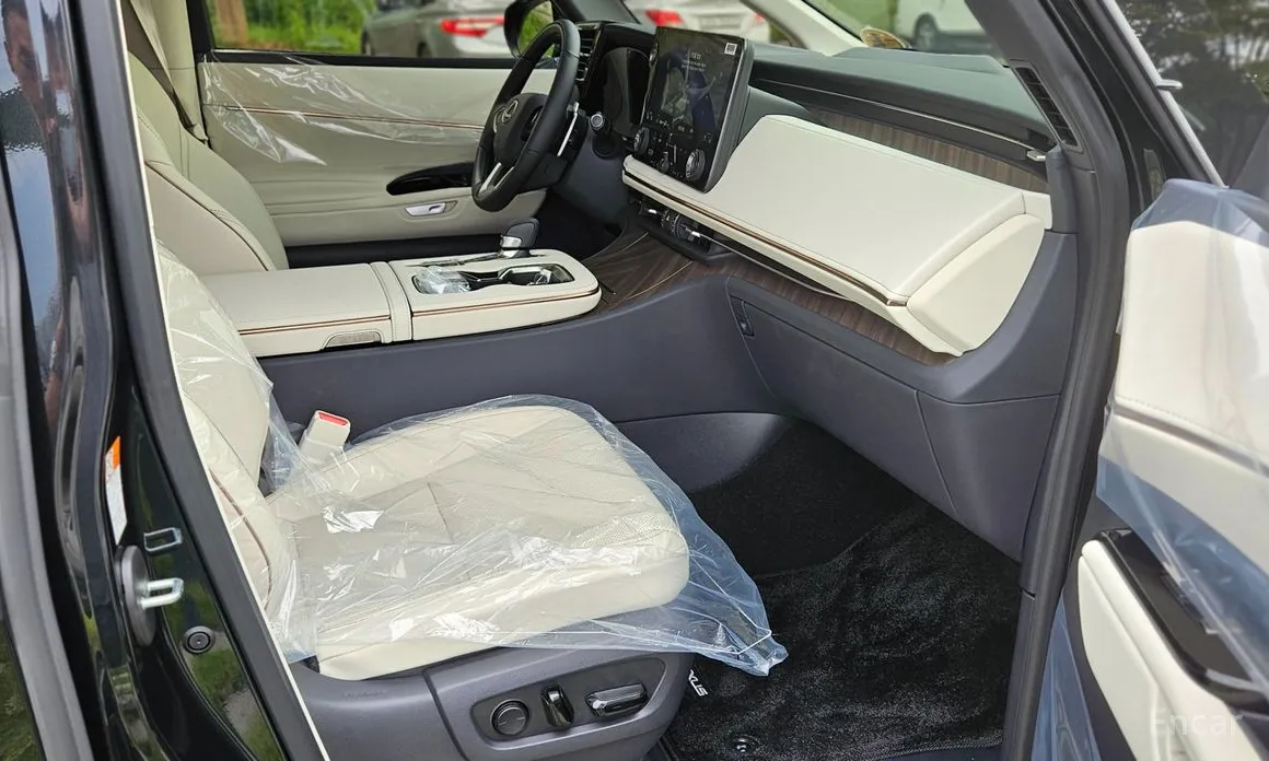 Фото 12 - Lexus LM