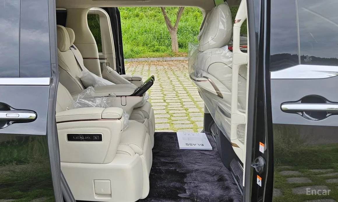 Фото 14 - Lexus LM