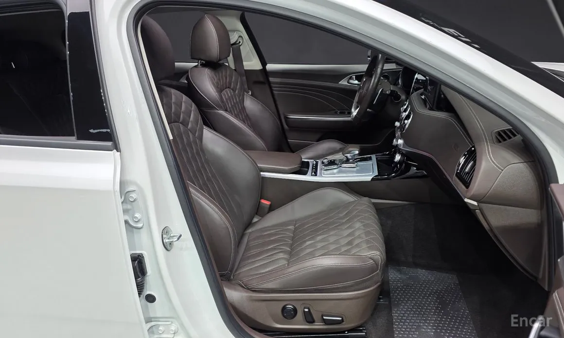 Фото 10 - Kia Stinger