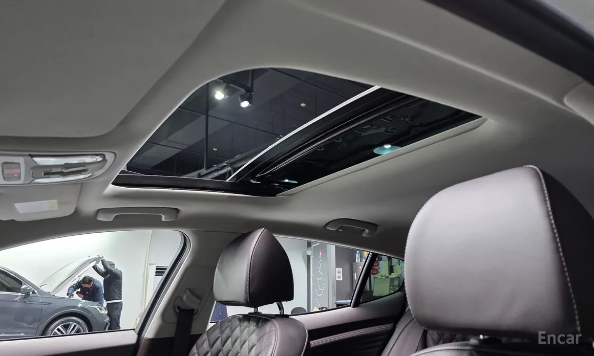 Фото 17 - Kia Stinger