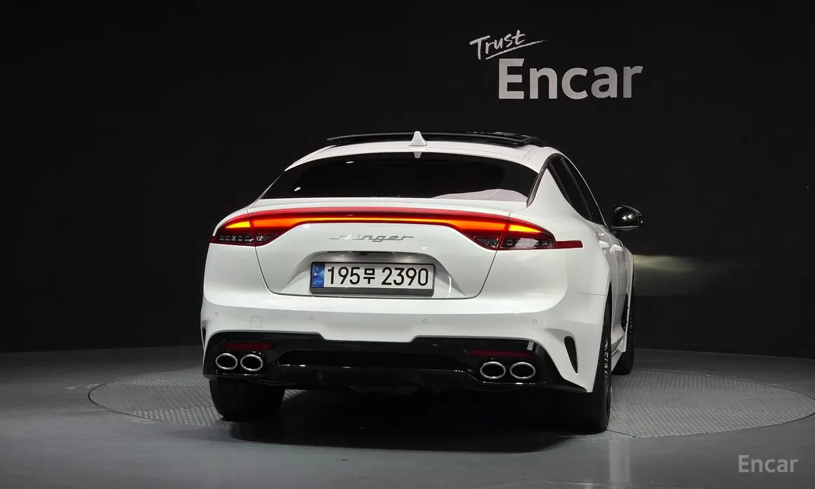 Фото 4 - Kia Stinger