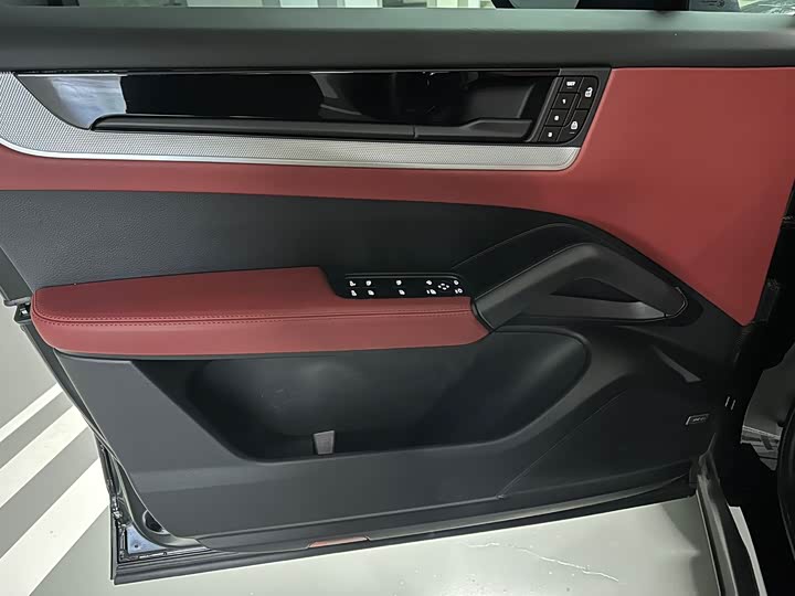 Фото 5 - Porsche Cayenne