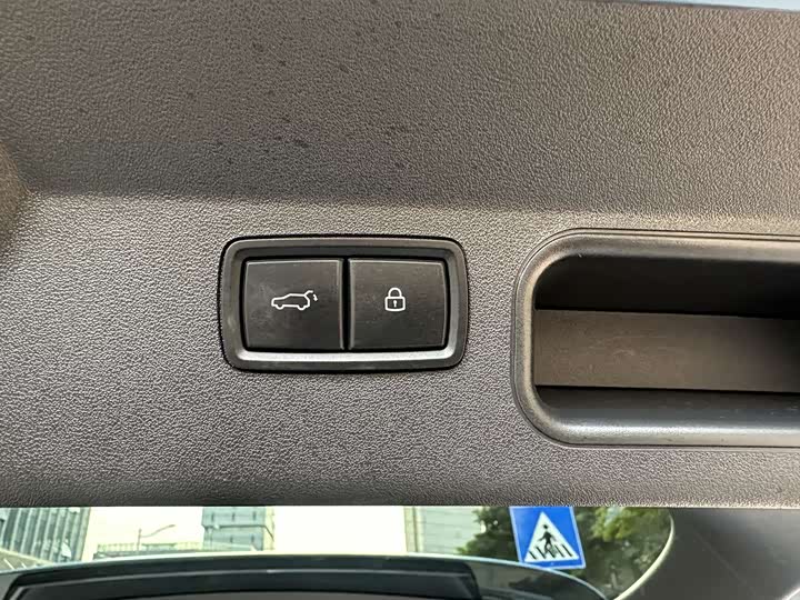 Фото 9 - LiXiang One