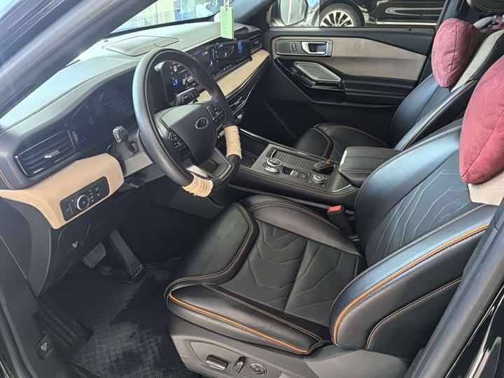 Фото 8 - Ford Explorer