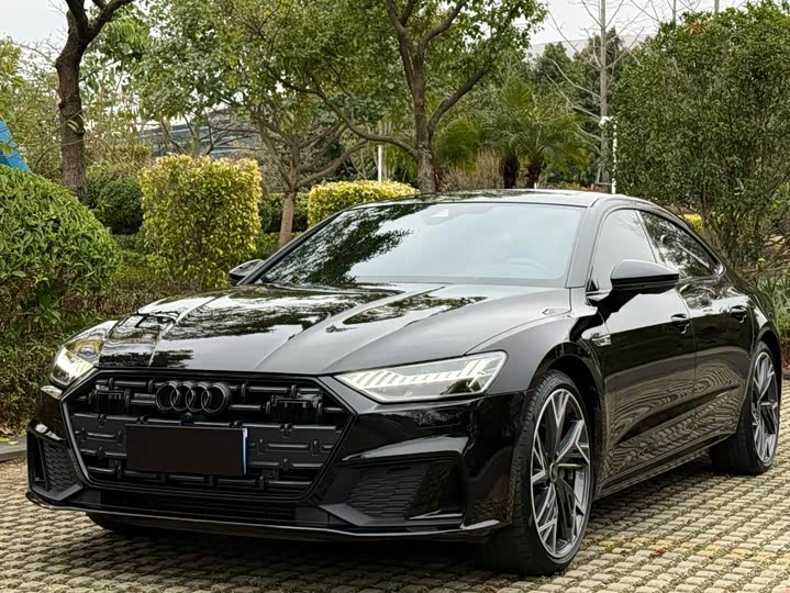 Фото 1 - Audi A7L