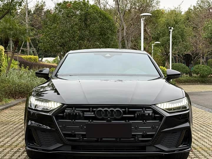 Фото 2 - Audi A7L