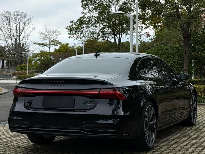 Фото 4 - Audi A7L