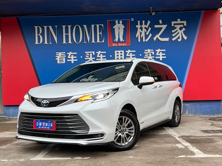 Фото 1 - Toyota Sienna