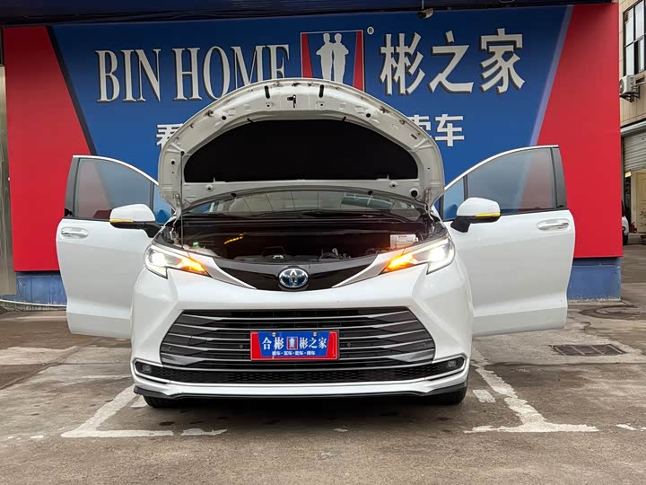 Фото 5 - Toyota Sienna