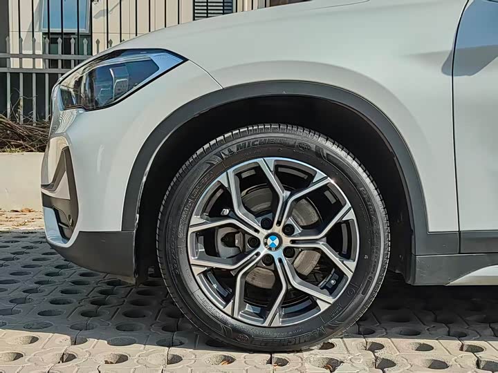 Фото 4 - BMW X1