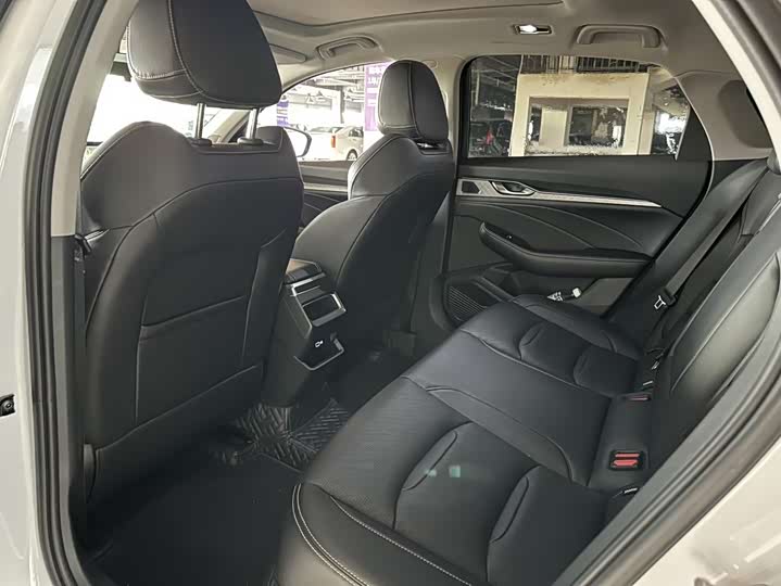 Photo 6 - Geely Preface