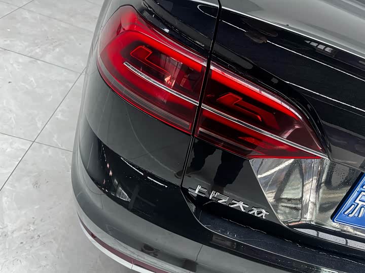 Фото 3 - Volkswagen Phideon