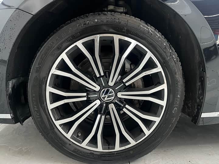 Фото 7 - Volkswagen Phideon