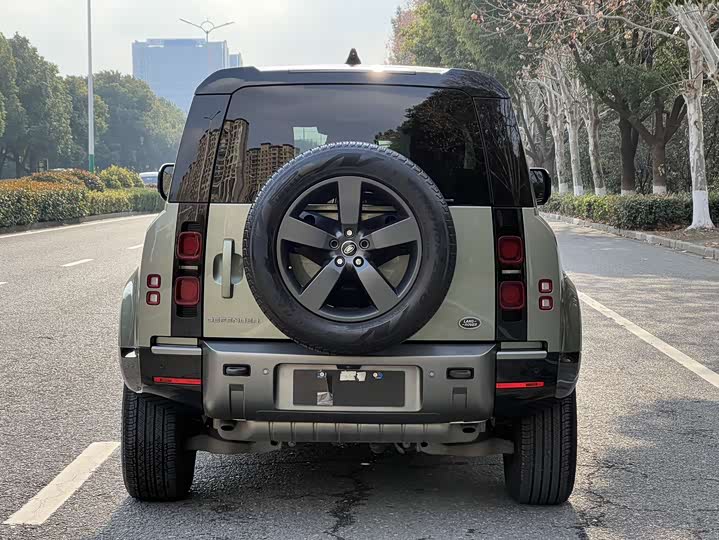 Фото 4 - Land Rover Defender