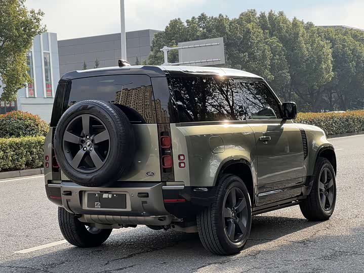 Фото 6 - Land Rover Defender