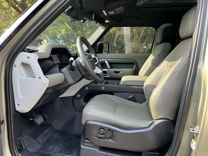 Фото 7 - Land Rover Defender