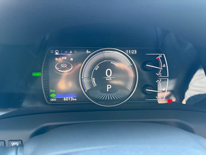 Фото 4 - Lexus ES