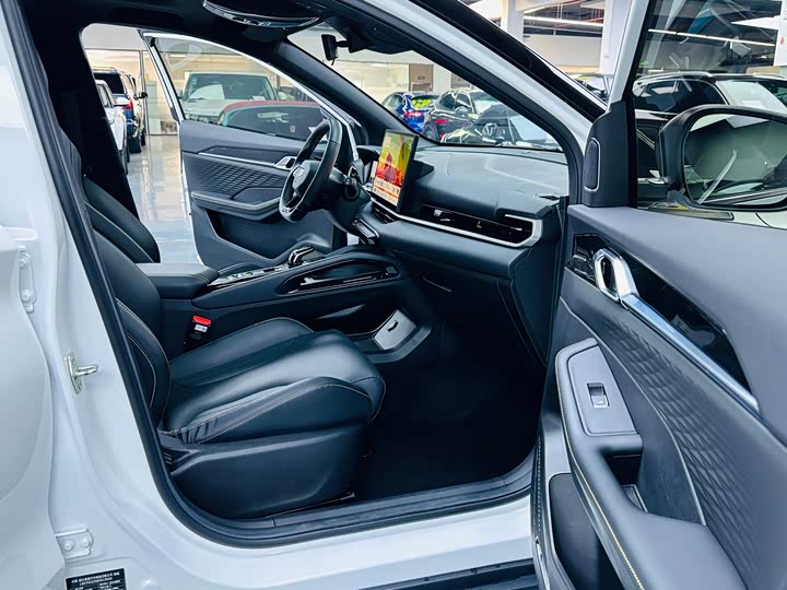 Photo 8 - Geely Coolray