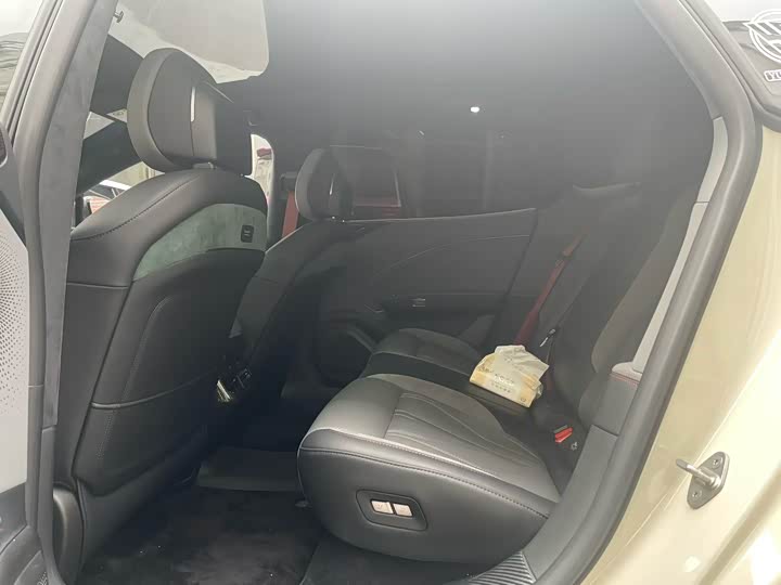 Фото 7 - Zeekr 007 GT