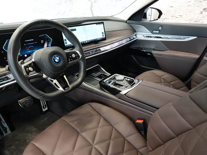 Фото 8 - BMW 7 Series