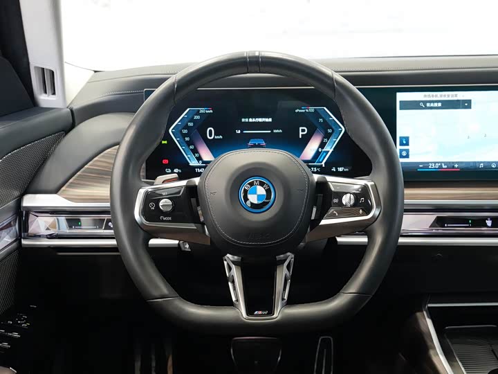 Фото 9 - BMW 7 Series
