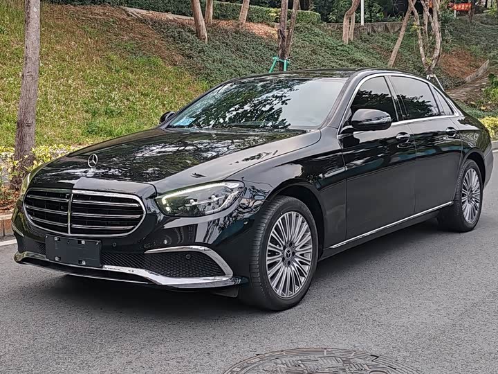 Фото 1 - Mercedes-Benz E-Class