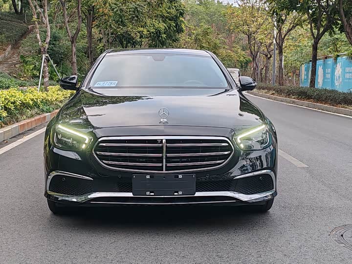Фото 2 - Mercedes-Benz E-Class