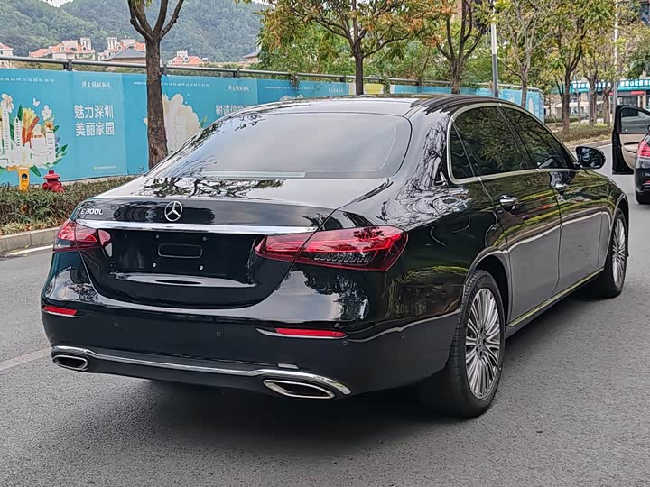 Фото 8 - Mercedes-Benz E-Class