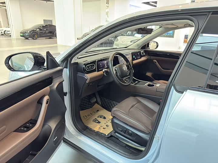 Фото 8 - Leapmotor C11