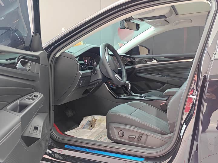 Фото 9 - Volkswagen Passat