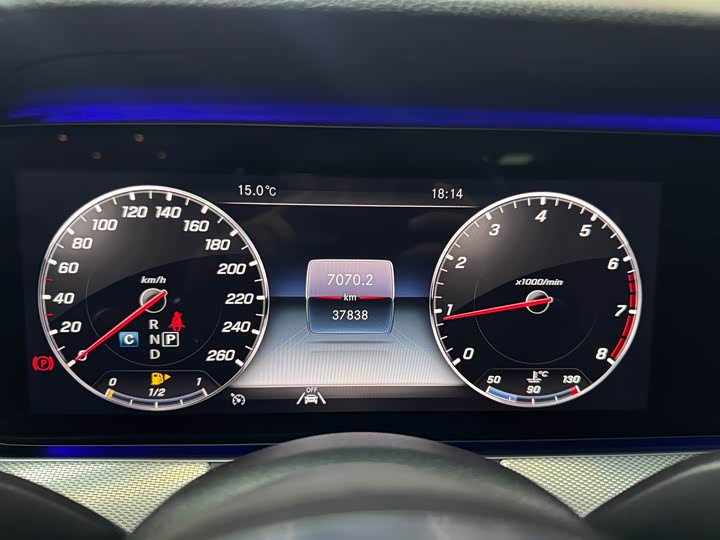 Photo 7 - Mercedes-Benz E-Class