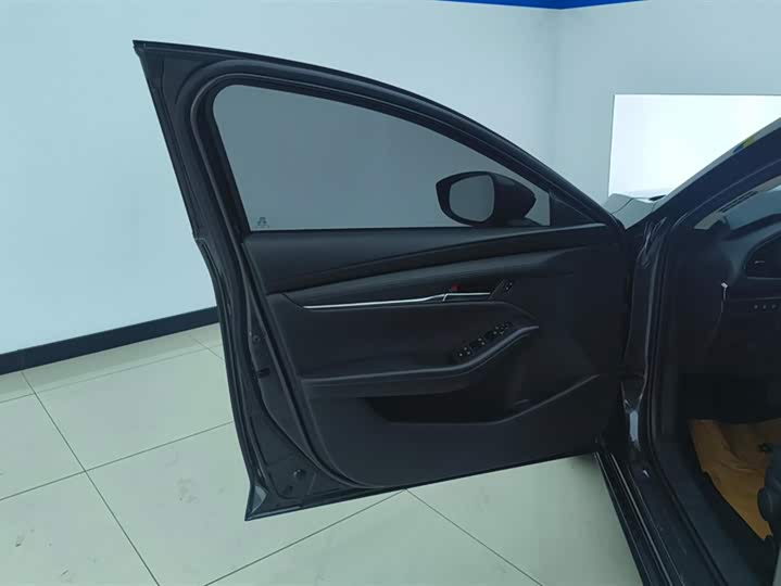 Фото 7 - Mazda 3 (Axela)