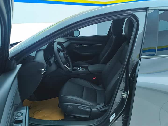 Фото 9 - Mazda 3 (Axela)