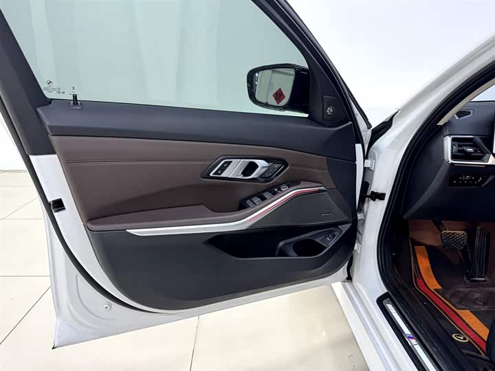 Фото 8 - BMW 3 Series