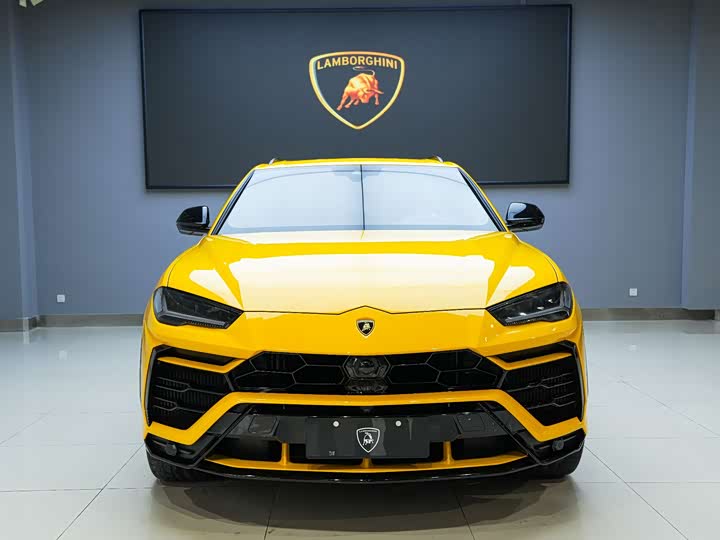 Фото 2 - Lamborghini Urus