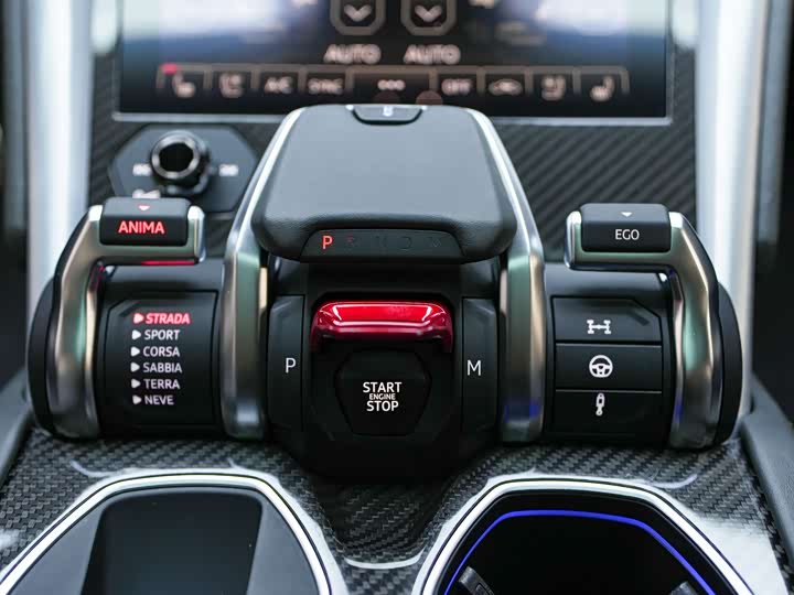 Фото 7 - Lamborghini Urus