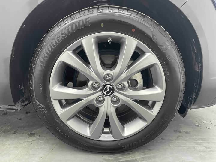 Фото 8 - Mazda CX-30