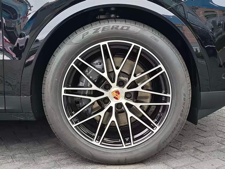 Фото 8 - Porsche Cayenne