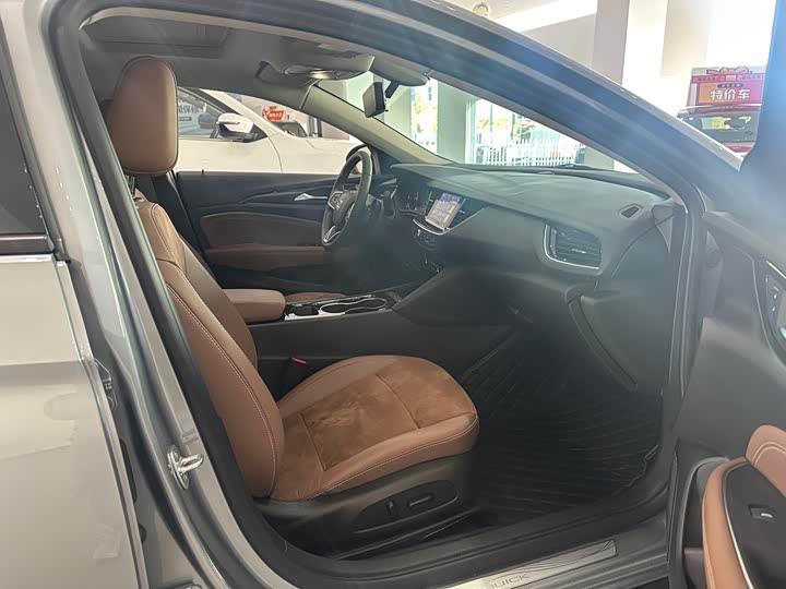 Фото 4 - Buick Regal