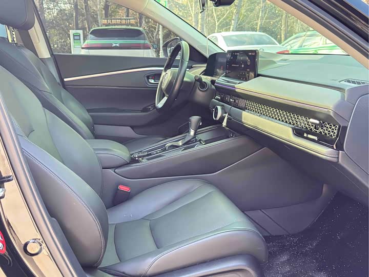 Фото 6 - Honda Accord