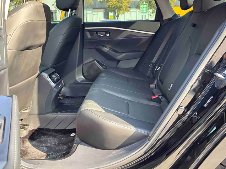 Фото 8 - Honda Accord