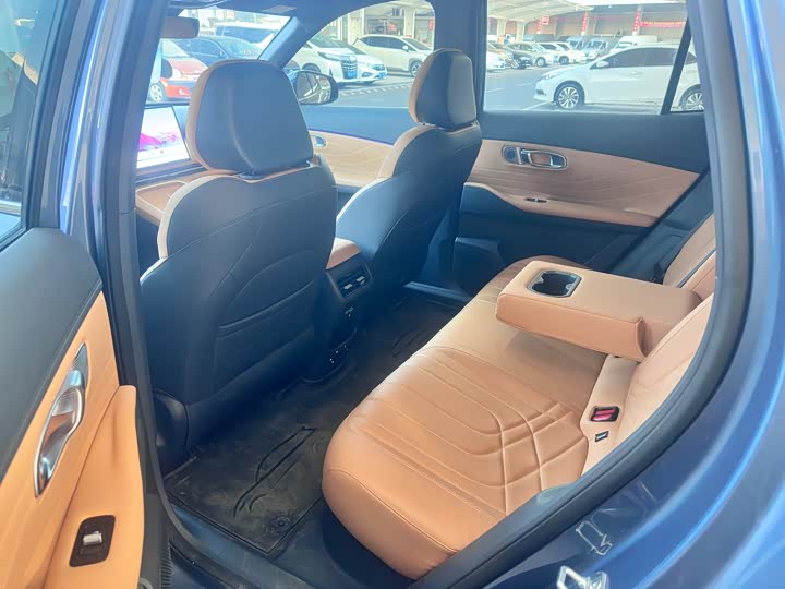 Фото 7 - Geely Galaxy Starship 7