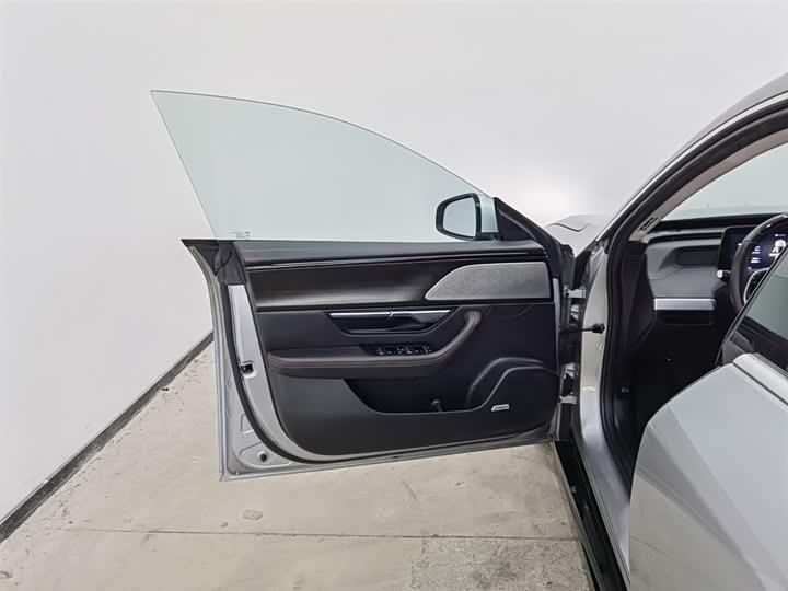 Фото 8 - XPeng P7