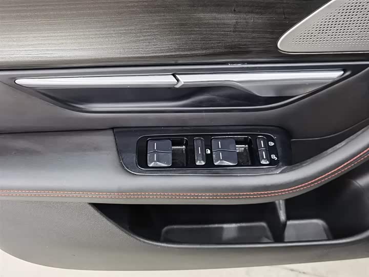 Фото 9 - XPeng P7